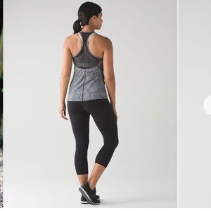 Lululemon Wild And Free Tank
Fall Net White Black / Black size 6